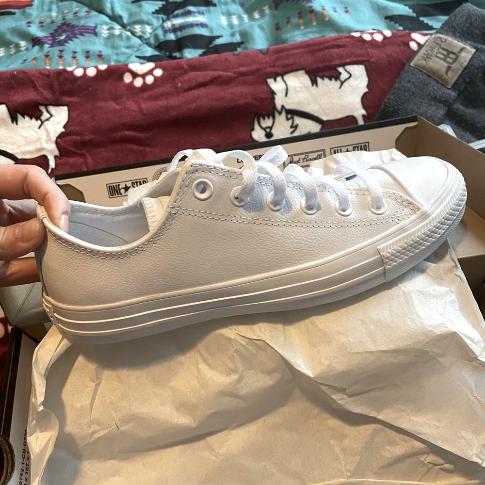 BNIB converse size 9